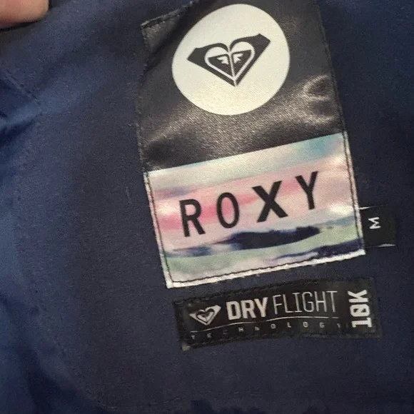 Roxy size M vibrant Pink, ski or snowboard Hooded winter snow Jacket - Picture 4 of 8